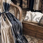 Mes demoiselles paris seconde main : robe fluide et blouse brodée, vue au sol parisienne